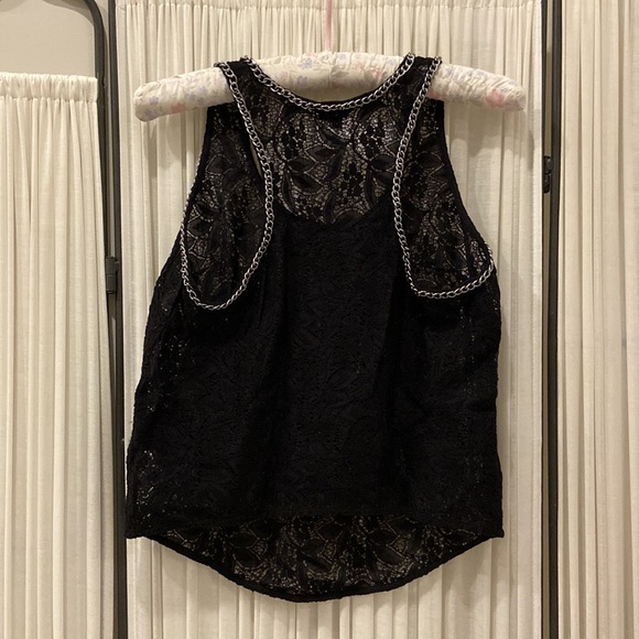 EUC * Guess * Black Lace Tank with Chain Trim * Size Small - Picture 2 of 5